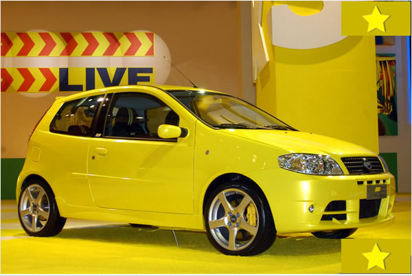 Punto Mk2b at Fiat's Bologna Show Stand / large wheels & roof aerofoil - courtesy of Fiat publicity 